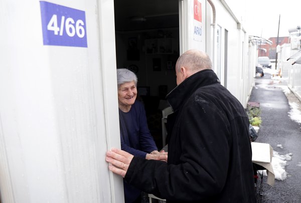 Branko Bačić posjetio kontejnersko naselje