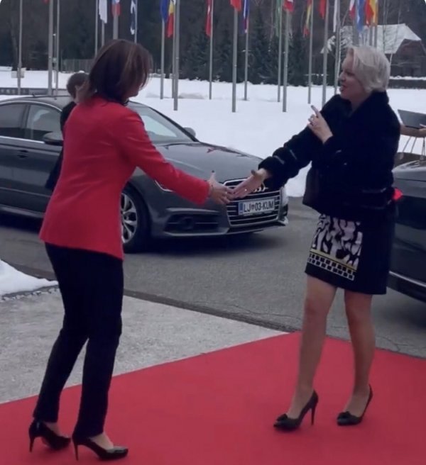 Klakočar s ministricom vanjskih poslova Tanjom Fajon na Brdu kod Kranja