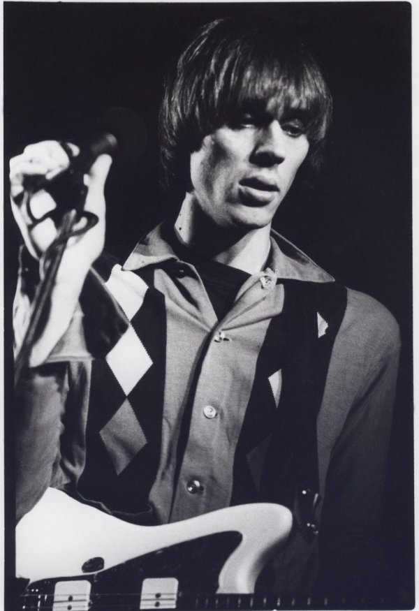 Tom Verlaine sa svojim legendarnim Fender Jazzmasterom