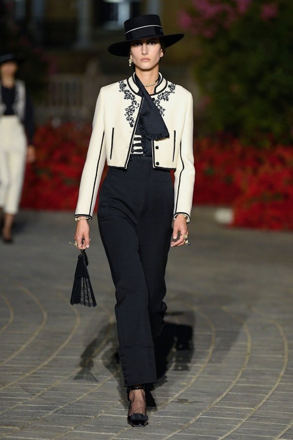 Dior Cruise show 2022., Španjolska