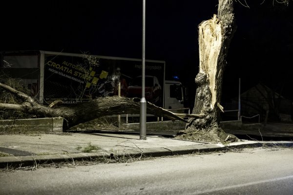 Snažna bura napravila je štetu u Splitu
