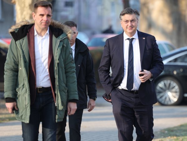 Andrej Plenković dolazi na suđenje Đuri Čehuliću