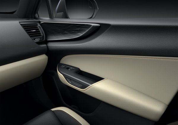 Lexus NX za 2023.: Rich Cream unutrašnjost