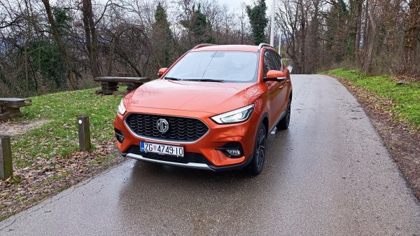MG ZS XCLE 1.0 A/T Luxury