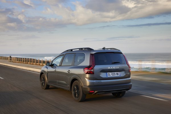 Dacia Jogger Hybrid 140, EXTREME 7 sjedala, siva Schiste Gray boja: Svjetska premijera