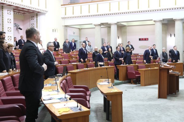 U Saboru minuta šutnje za žrtve ukrajinskog naroda u borbi za slobodu