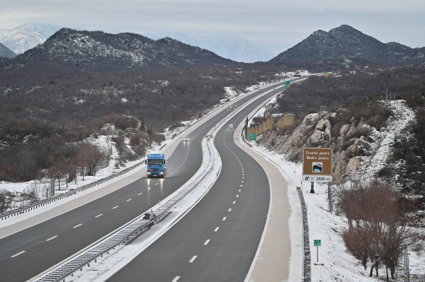 Zimski uvjeti na cestama kod Zagvozda