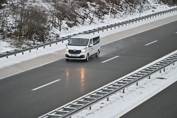 Zimski uvjeti na cestama kod Zagvozda