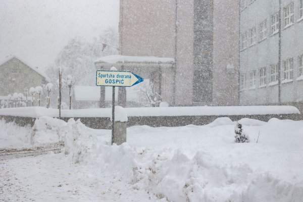 Snijeg u Gospiću
