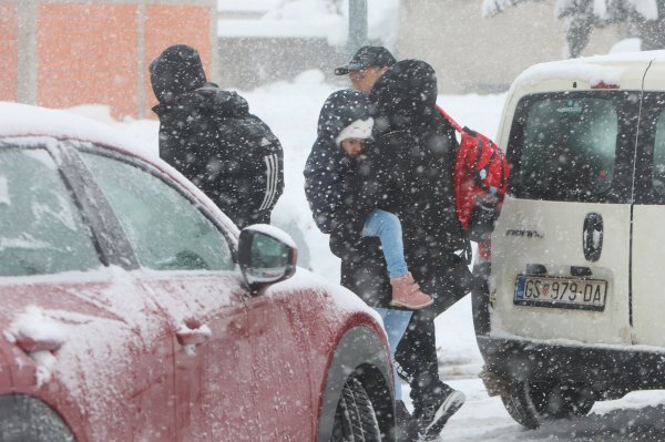 Putnici krenuli iz Gospića prema Gračacu