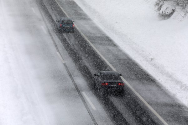 Gust snijeg i dalje pada na području Gorskog kotara