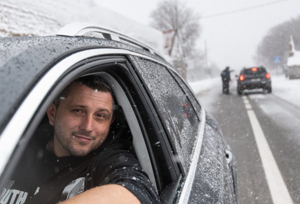 Policija na cesti kod Gračaca