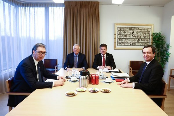 Aleksandar Vučić i Albin Kurti tijekom pregovora