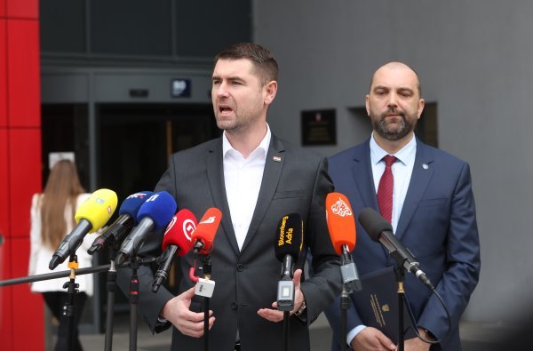 Izvanredna press konferencija ministra gospodarstva Davora Filipovića