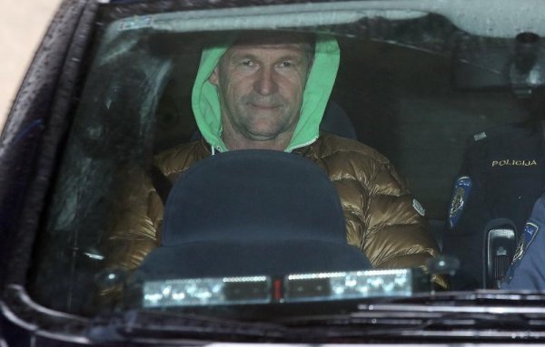 Reno Sinovčić, kapuljača