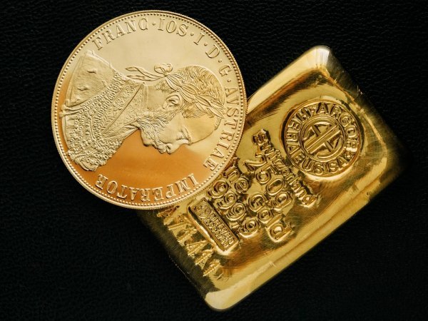 Investicijsko zlato dolazi u obliku fizičkih poluga i zlatnika