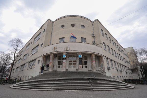 Konferencija za medije nakon incidenta u Klasičnoj gimnaziji u Križanićevoj ulici