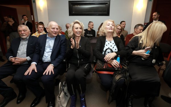 Lepa Brena, Faketa Jahić, Stjepan Mesić, Nikica Gabrić