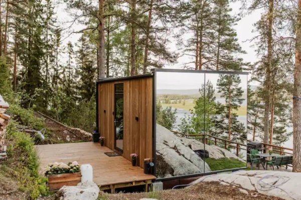 Mirrored Glass Cabin (Akershus, Norway)