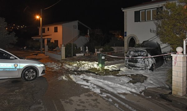 Požar na automobilu u Slatinama