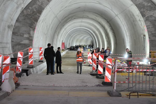 Most iznad Cetine uoči početka svečanosti spajanja mosta