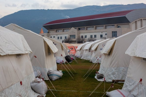 Život u šatorima nakon potresa u Turskoj