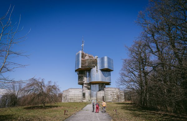 Bakićev monumentalni spomenik visok je gotovo 40 metara