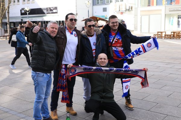 Navijači prije utakmice Lige prvaka mladih između Borussije i Hajduka