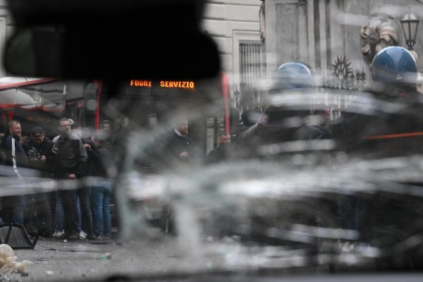 Navijački izgredi, Napulj, 15.3.2023.