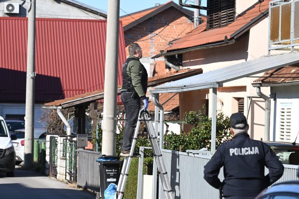 Uslijed eksplozije u Dubravi oštećeni pročelje kuće i dva parkirana automobila