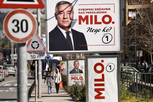 Predizborni plakati u Crnoj Gori