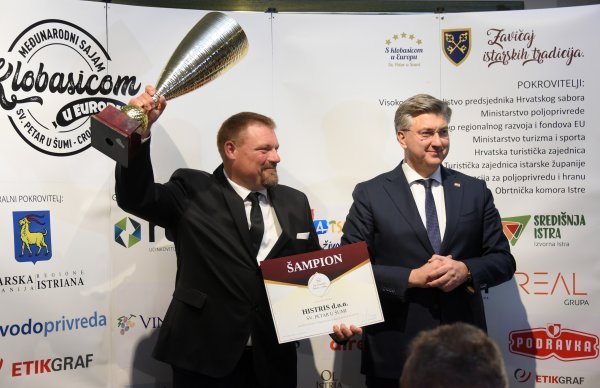 S klobasicom u Europu