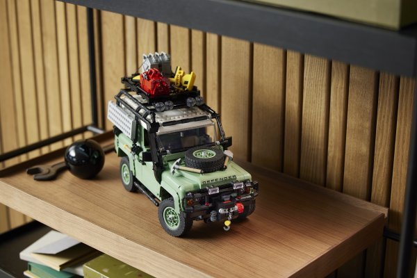 LEGO Land Rover Classic Defender 90
