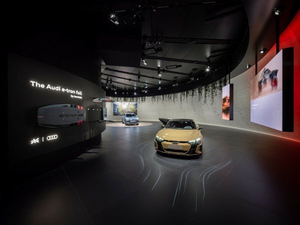 Audi RS e-tron GT i izlog za Audi e-tron