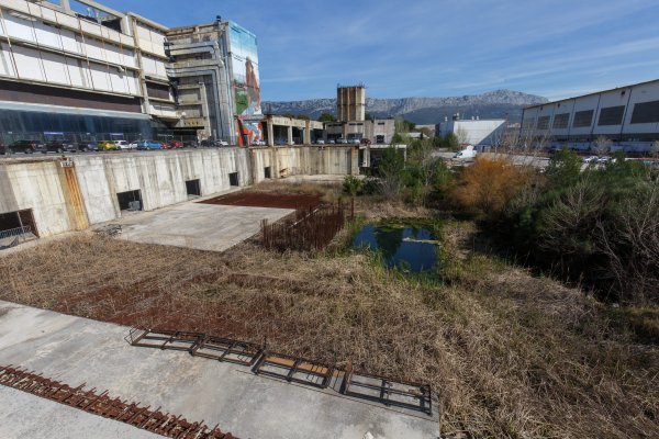 Zapušteni dijelovi i okoliš Spaladium Arene
