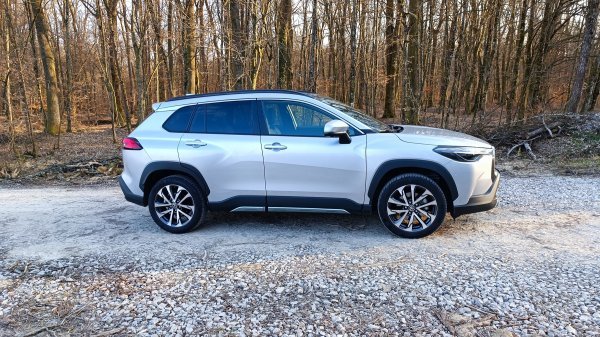 Toyota Corolla Cross 2.0 FWD, Executive, Panoramic roof