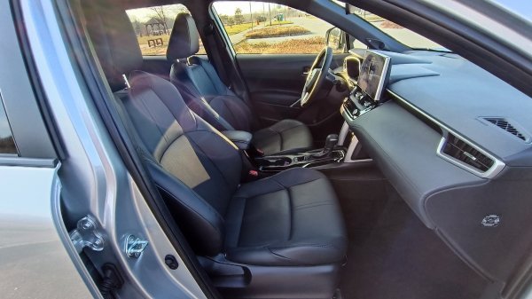 Toyota Corolla Cross 2.0 FWD, Executive, Panoramic roof