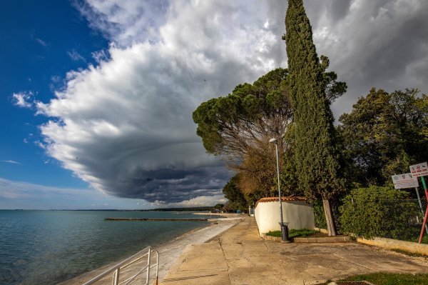 Oblaci iznad Fažane