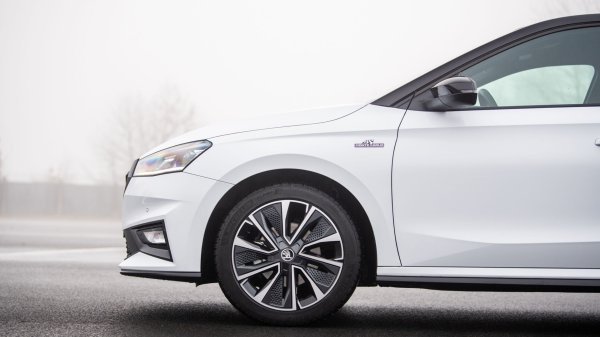 Škoda Fabia RS Rally2 vs. serijska Fabia