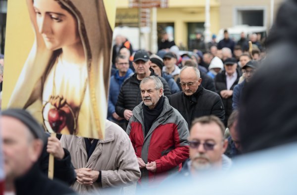 Molitva muškaraca na Trgu bana Jelačića