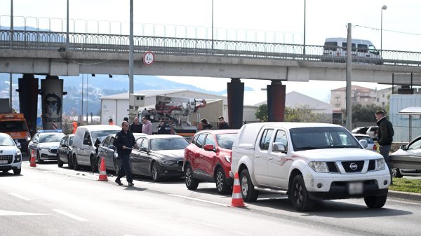 Lančani sudar u kojem je sudjelovalo šest vozila u Splitu