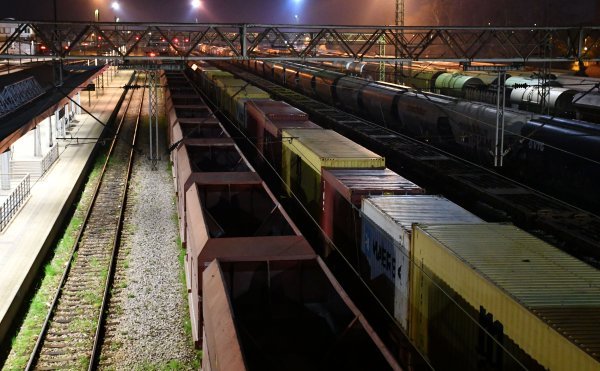 Željeznički kolodvor u Slavonskom Brodu