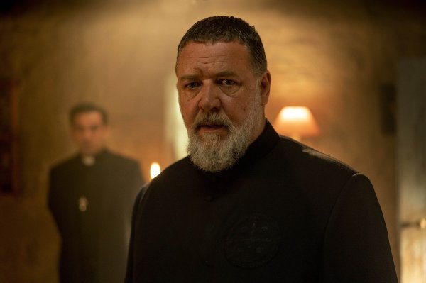 Russel Crowe u filmu 'Papin egzorcist'