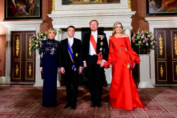 Brigitte i Emmanuel Macron s nizozemskim kraljevskim parom