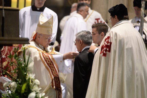 Željko Reiner prima odličje Reda vitezova Svetoga groba Jeruzalemskog