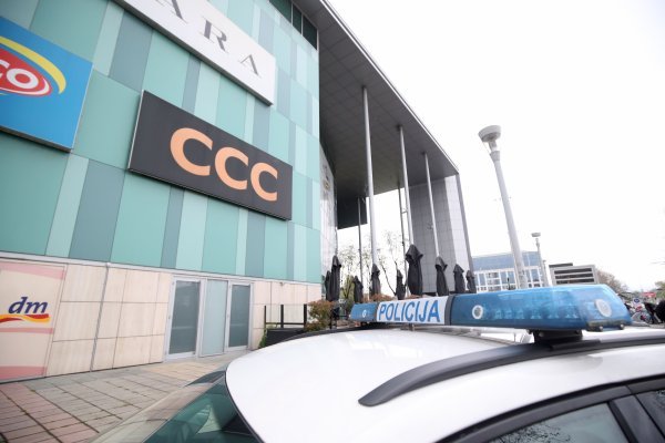 Dojava o bombi u Avenue Mallu