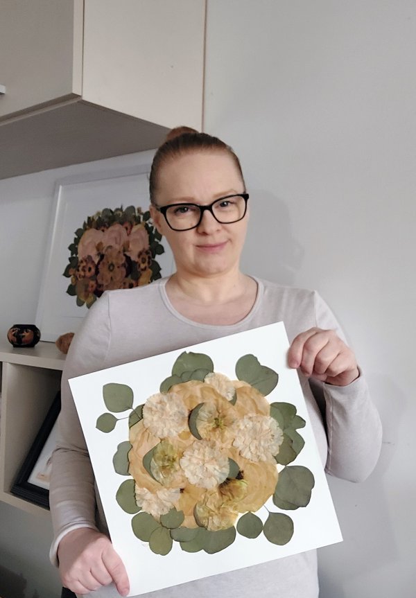 Inspiraciju crpi iz same prirode, biljnog i životinjskog svijeta 