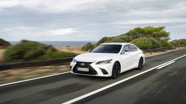 Lexus ES