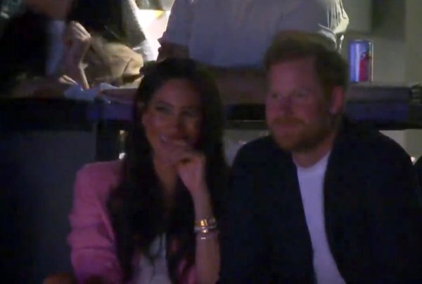 Meghan i Harry uživaju u utakmici Lakersa