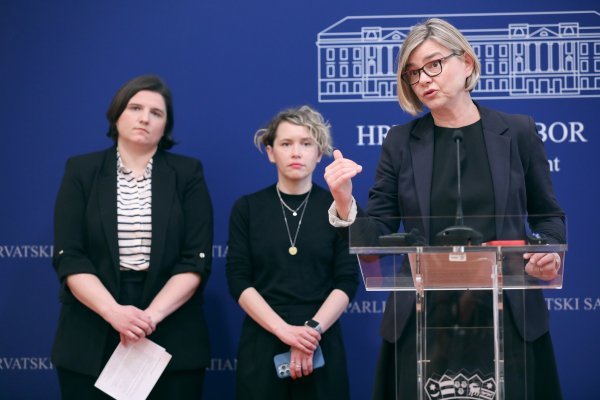 Jelena Miloš, Ivana Kekin i Sandra Benčić